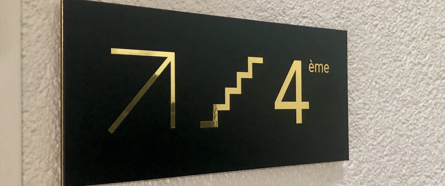 Signaletik-Neuchatel_umsetzung_Wagner-Schriften__