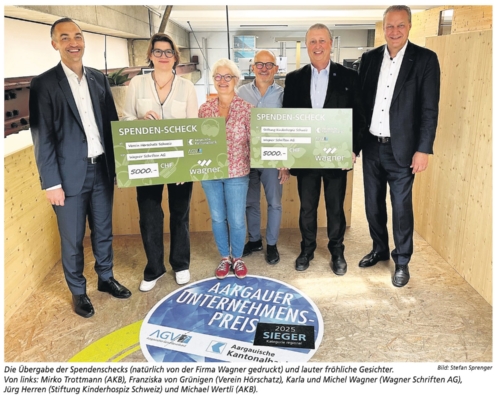 Scheckübergabe von Wagner Schriften AG des Preisgeldes AKB Unternehmerpreis